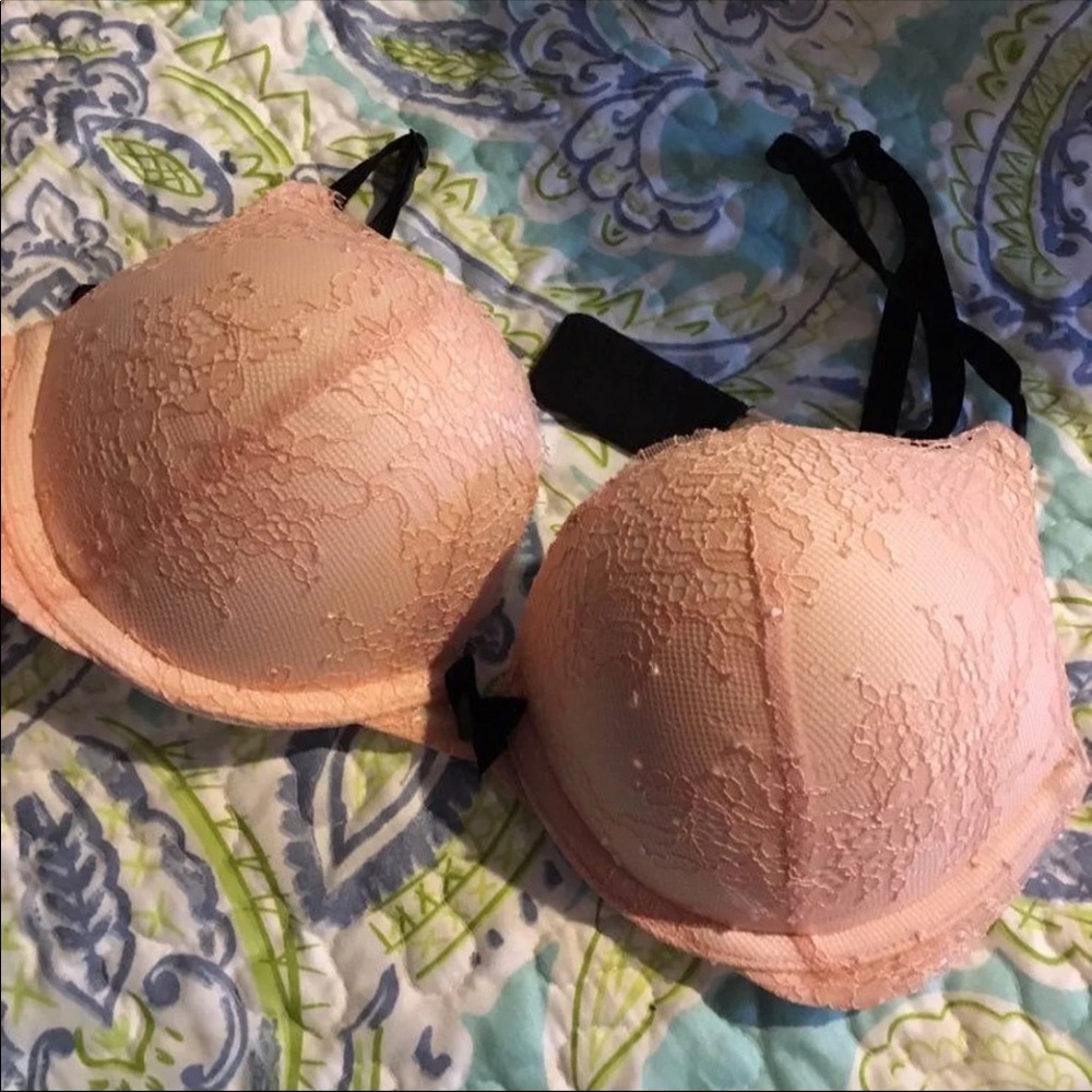 Victoria’s Secret bombshell bra 34B..New